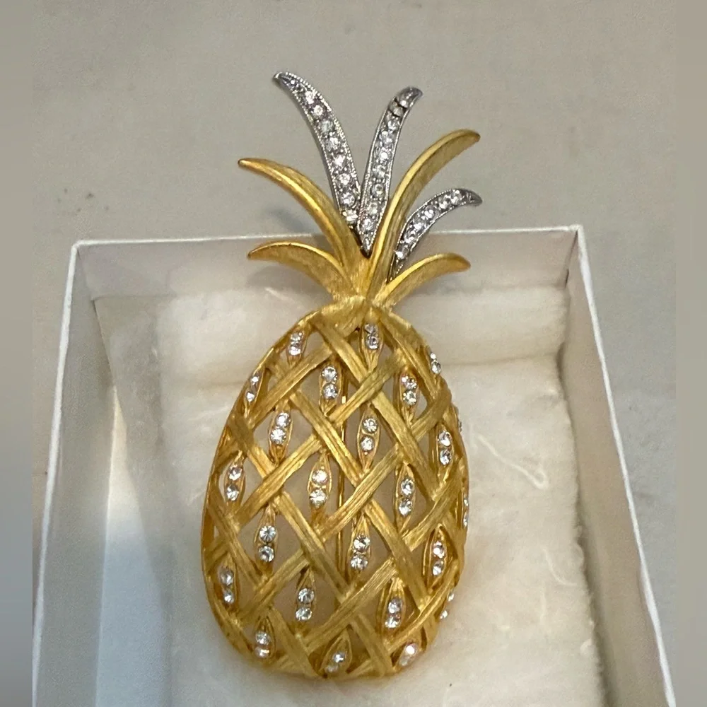 Vintage Gold Rhinestones Large Pineapple‎ Pin ~3” Brooch